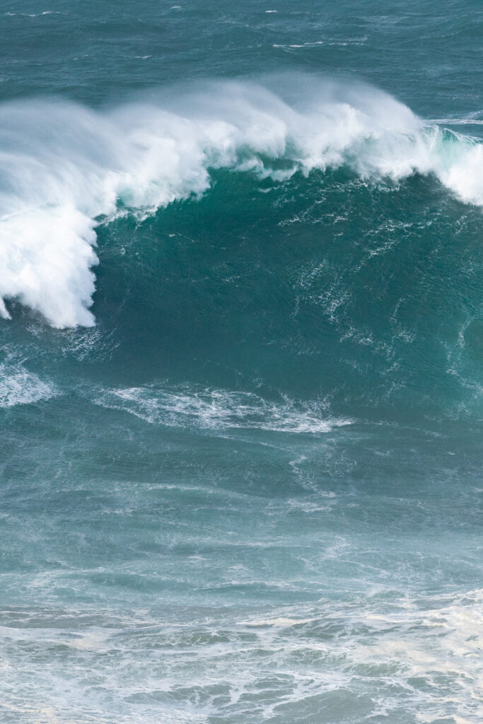 Nazaré Portugal, Surfing